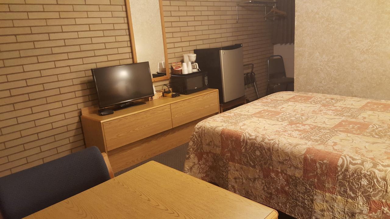 Safari Inn Motel 스위프트커런트 객실 사진